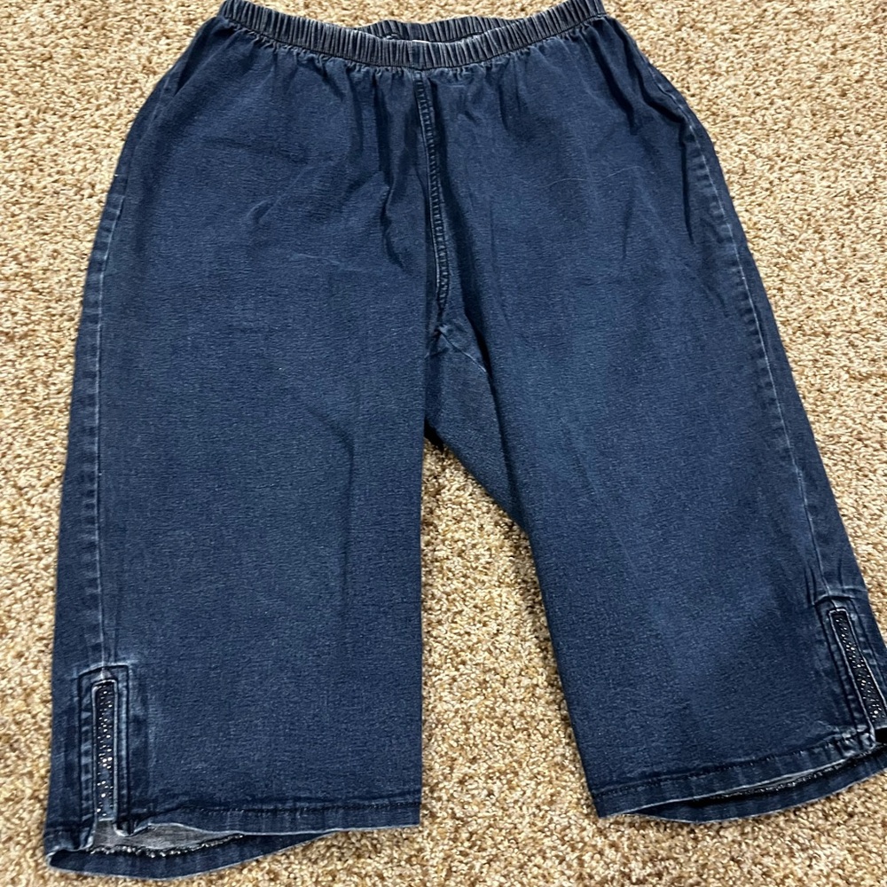 Catherine’s elastic waist jean shorts/crops (below the knee) size 1X 18-20